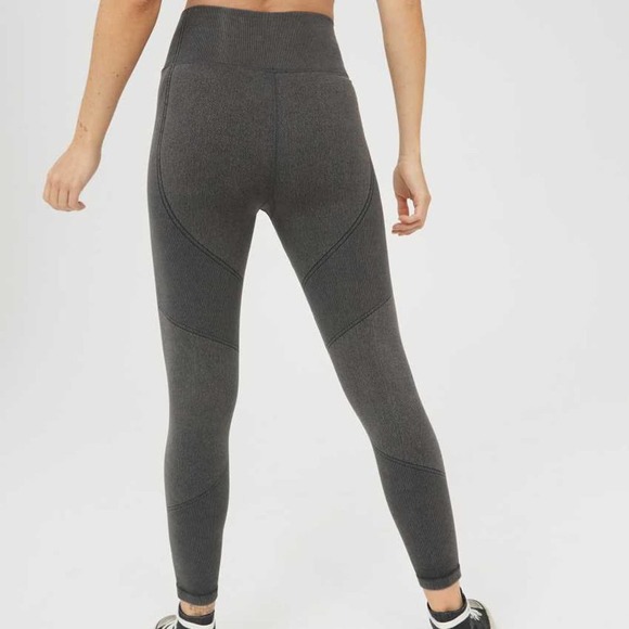 New Aerie OFFLINE Seamless High Waisted 7/8 Leggings SHIPS SAME DAY - Picture 4 of 15
